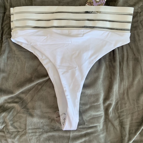 Boohoo, White Mesh Detail Bikini Thong, Size: 2 - Picture 2 of 3